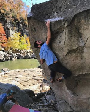 Bouldering at the New River Dries